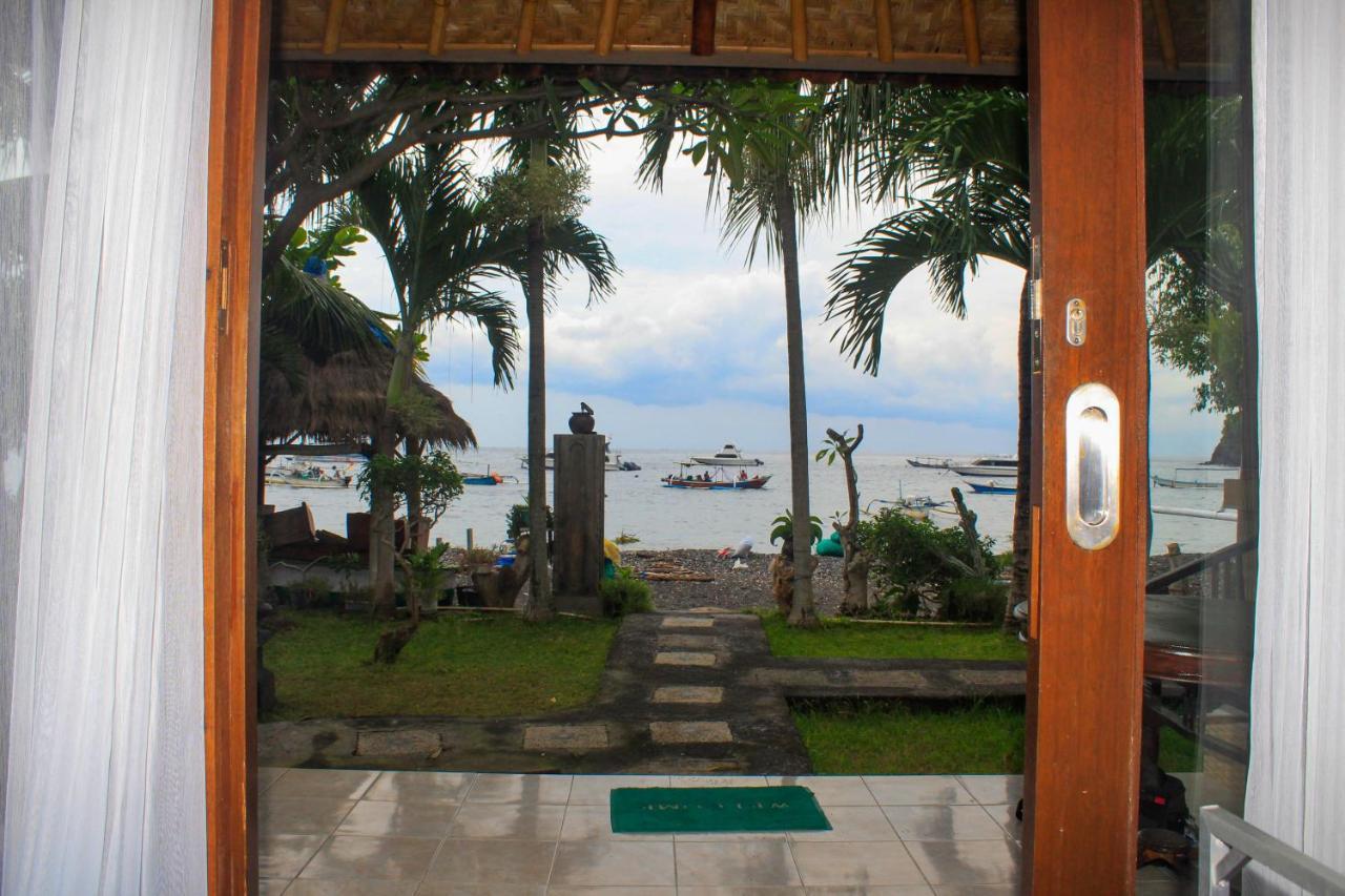 Coconut Beach Bungalows & Warung 아메드 외부 사진