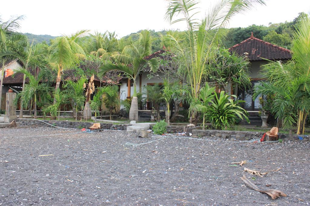 Coconut Beach Bungalows & Warung 아메드 외부 사진